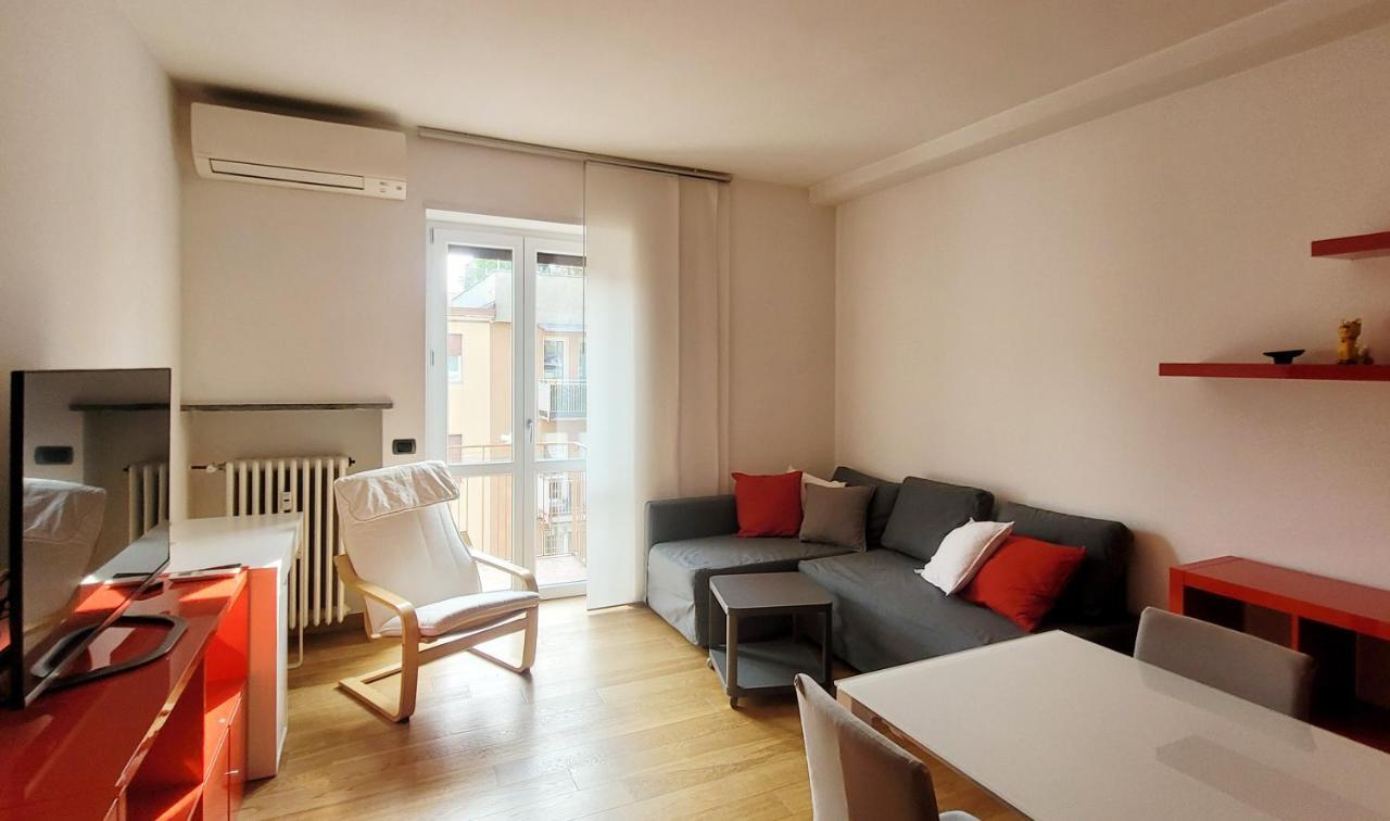 Comfortable Apartment In The Heart Of Lecco Exterior photo