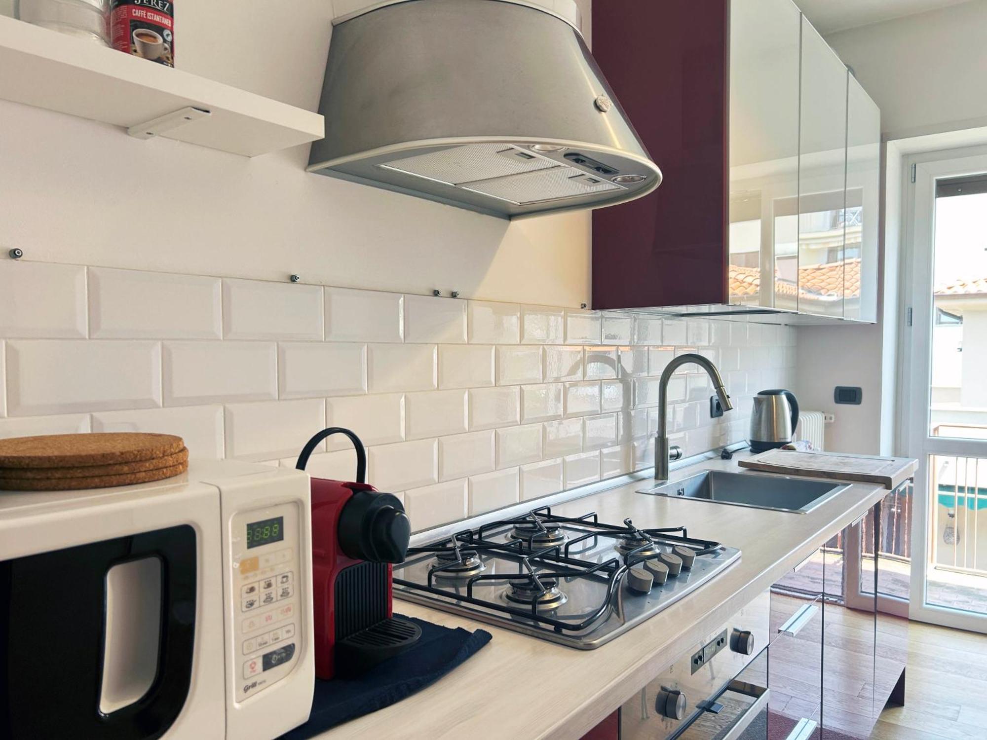 Comfortable Apartment In The Heart Of Lecco Exterior photo